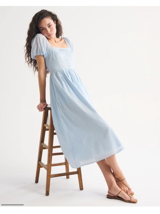 Abercrombie & Fitch Dresses & Skirts - Abercrombie & Fitch Light Blue Square-Neck Puff-Sleeve Midi Dress